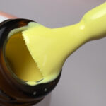 BLUESKY TRAJNI LAK YELLOW BRINGS A SMILE 15ML - Image 2